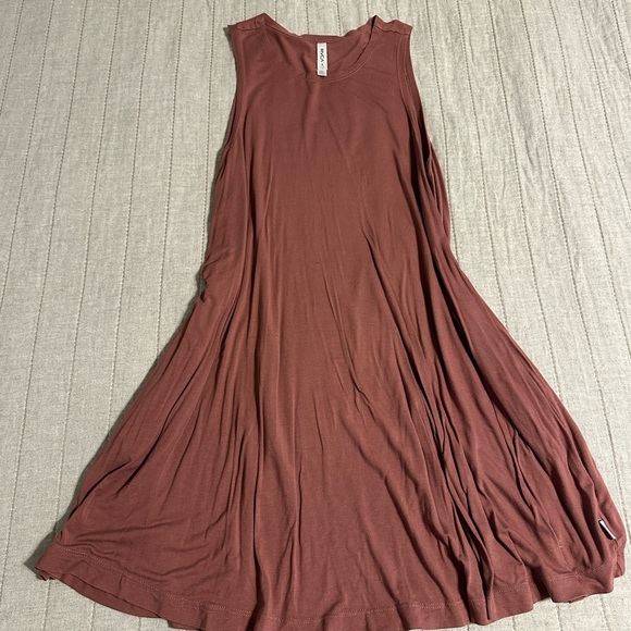 RVCA Sleeveless Dress - Picture 1 of 3